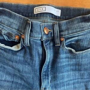 AYR The Pop size 27 short denim jeans